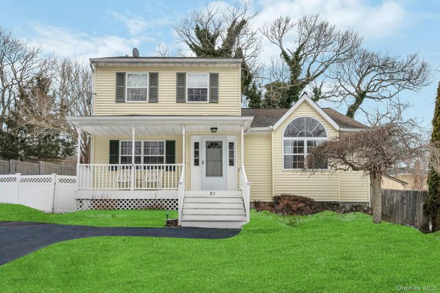 83 Friendship Drive, Rocky Point, NY 11778