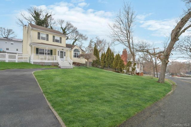 83 Friendship Drive, Rocky Point, NY 11778