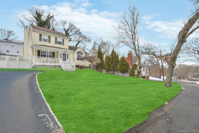 83 Friendship Drive, Rocky Point, NY 11778