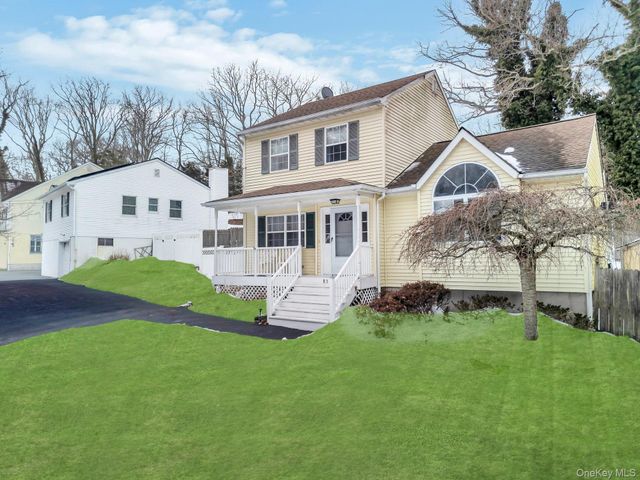 83 Friendship Drive, Rocky Point, NY 11778