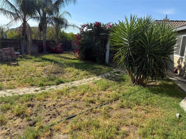 10517 Dream Street, Bloomington, CA 92316
