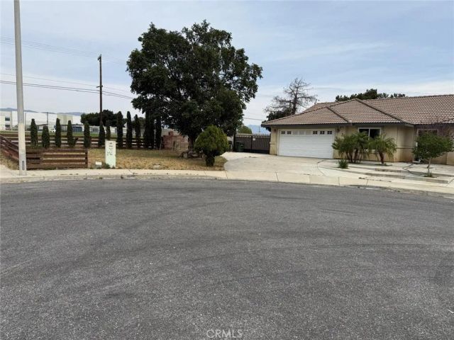 10517 Dream Street, Bloomington, CA 92316