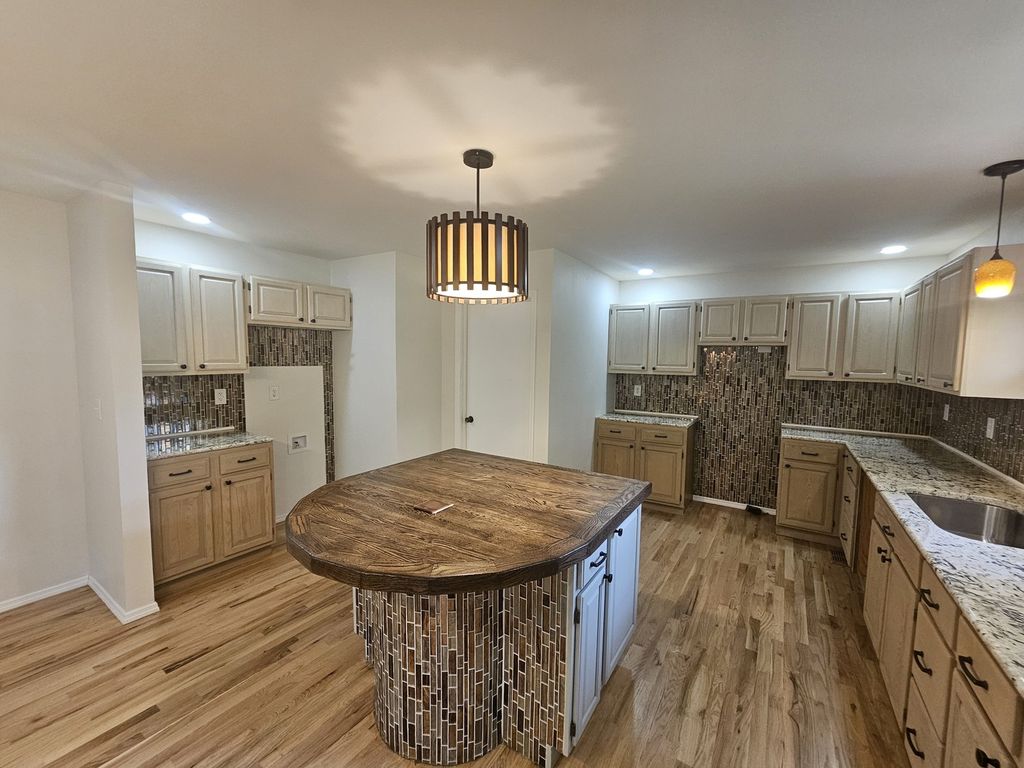 Image 24 of property listing at 4411 Woodglen Lane, Mt Vernon, IL 62864