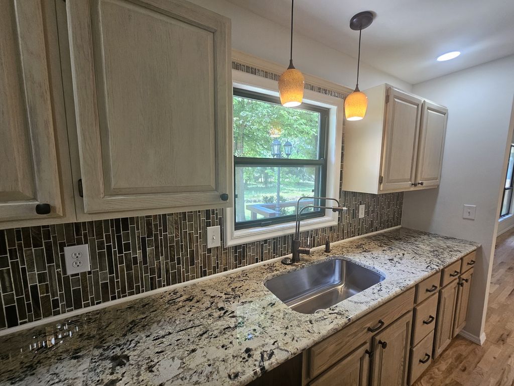Image 25 of property listing at 4411 Woodglen Lane, Mt Vernon, IL 62864