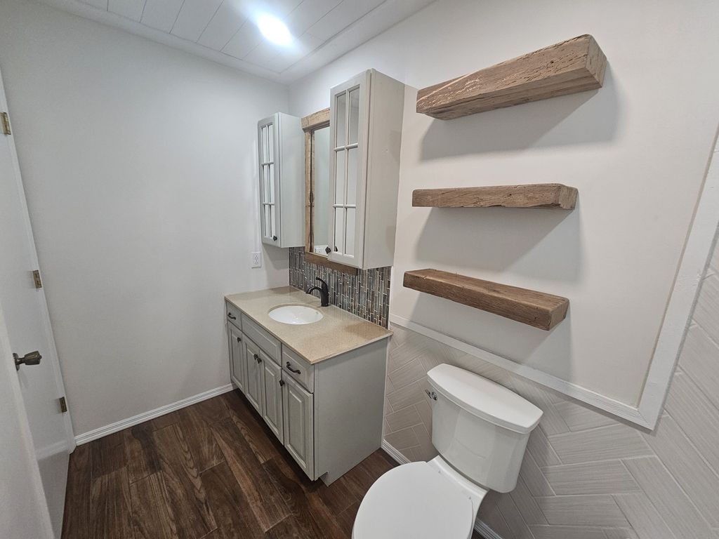 Image 32 of property listing at 4411 Woodglen Lane, Mt Vernon, IL 62864