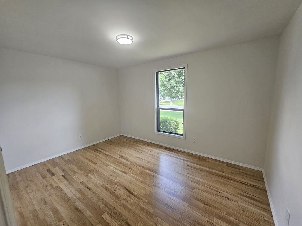 Image 33 of property listing at 4411 Woodglen Lane, Mt Vernon, IL 62864