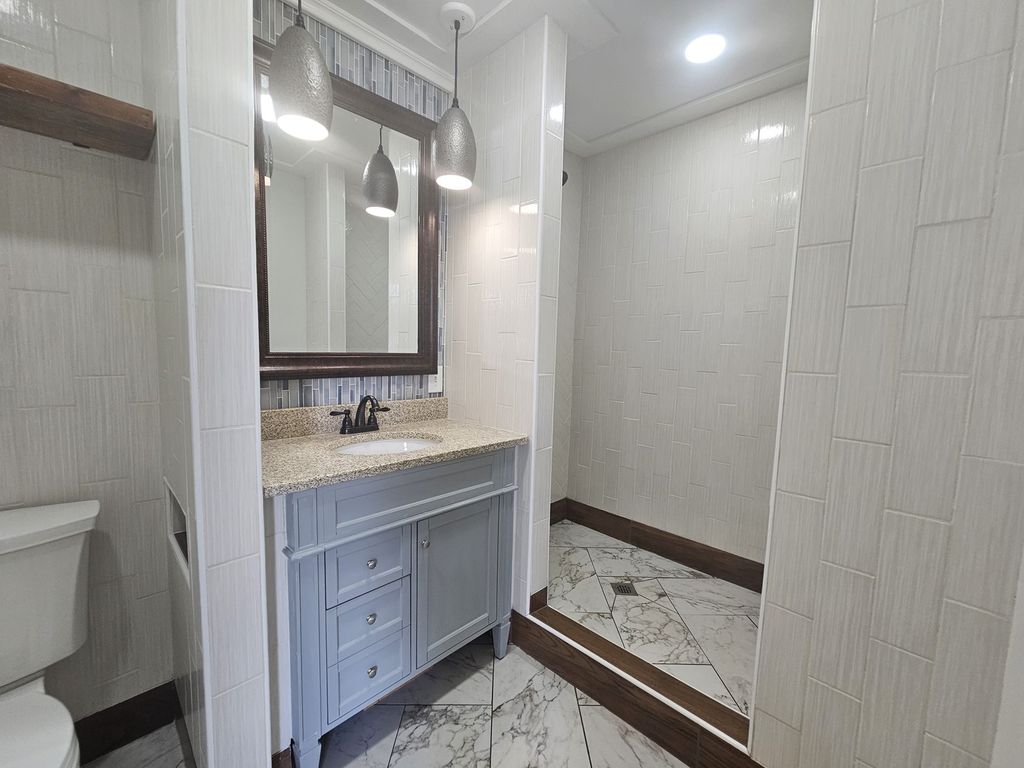 Image 39 of property listing at 4411 Woodglen Lane, Mt Vernon, IL 62864