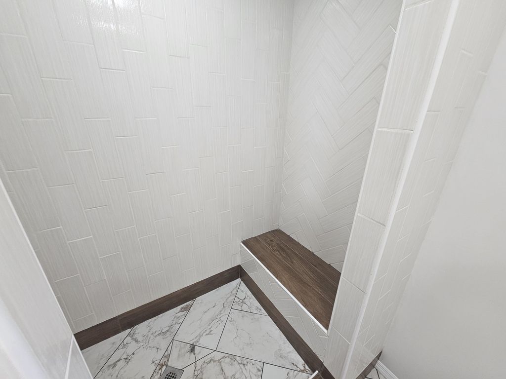 Image 40 of property listing at 4411 Woodglen Lane, Mt Vernon, IL 62864