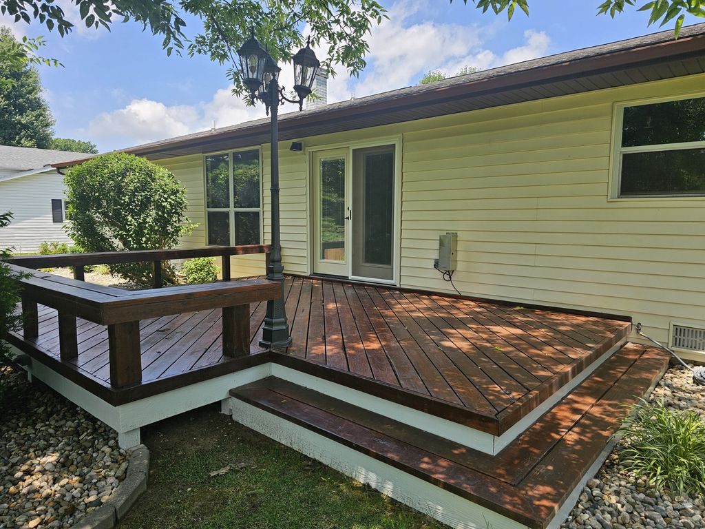 Image 8 of property listing at 4411 Woodglen Lane, Mt Vernon, IL 62864