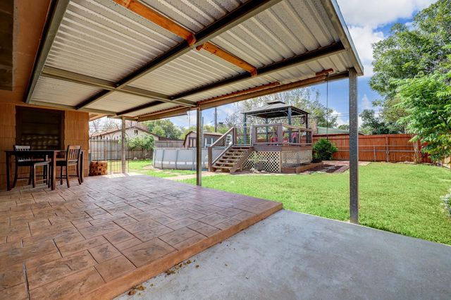 5819 Anaqua Drive, Houston, TX 77092