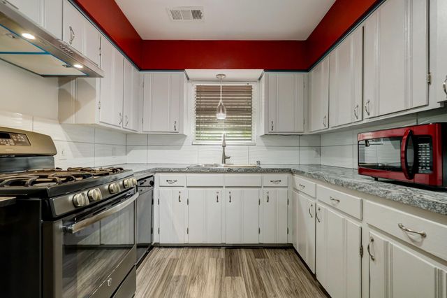 5819 Anaqua Drive, Houston, TX 77092