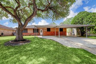 5819 Anaqua Drive, Houston, TX 77092