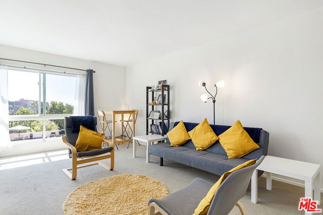 970 Palm Avenue 215, West Hollywood, CA 90069