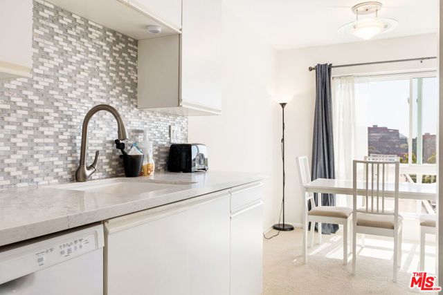 970 Palm Avenue 215, West Hollywood, CA 90069