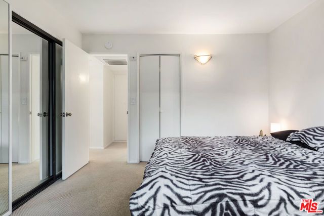 970 Palm Avenue 215, West Hollywood, CA 90069