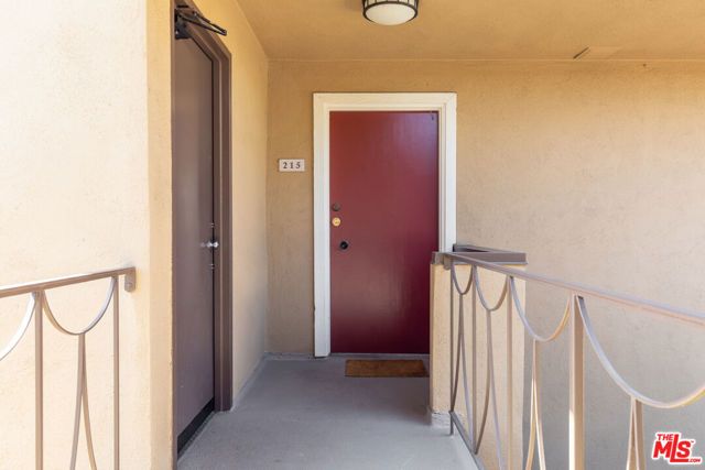 970 Palm Avenue 215, West Hollywood, CA 90069