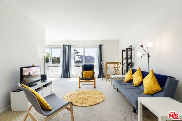 970 Palm Avenue 215, West Hollywood, CA 90069