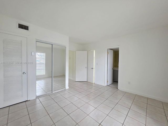 1330 W 54th St 108C, Hialeah, FL 33012