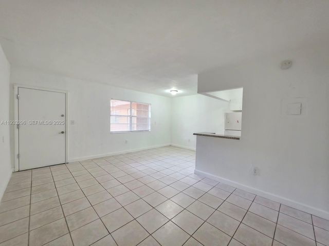 1330 W 54th St 108C, Hialeah, FL 33012
