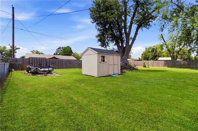 3506 N 2nd Street, Rogers, AR 72756