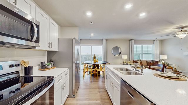 9441 Lovegrass Drive SW, Cedar Rapids, IA 52404