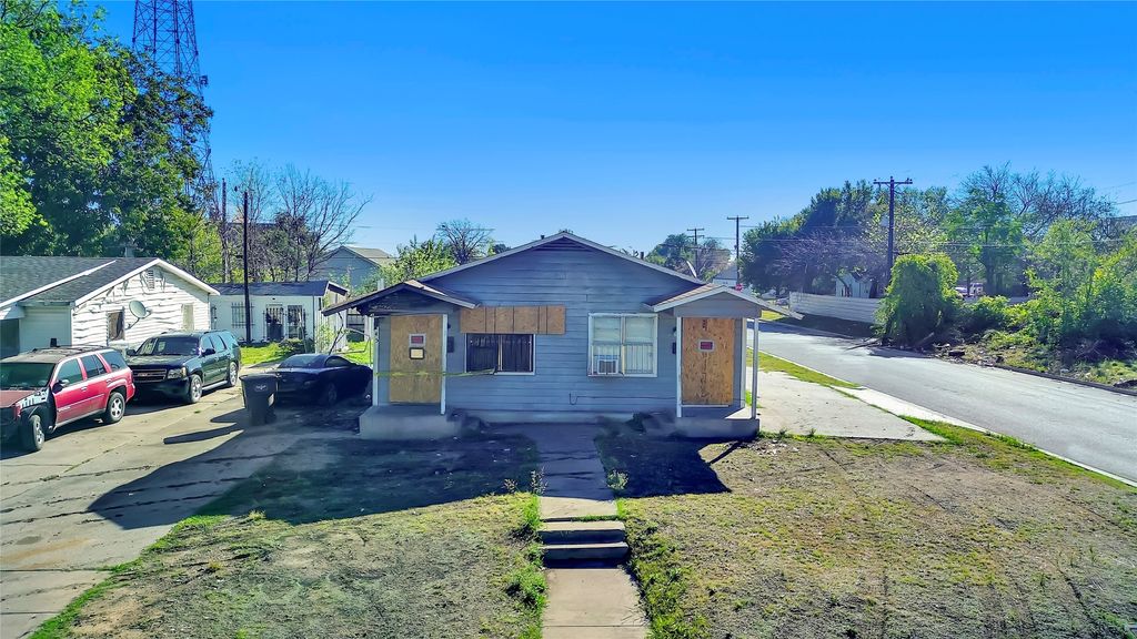 2745 S Jones Street, Fort Worth, TX 76104 — exterior
