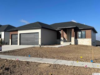 9401 S 87th Street, Lincoln, NE 68526