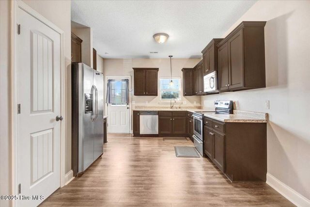 312 Winstead Lp, Richlands, NC 28574