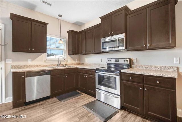 312 Winstead Lp, Richlands, NC 28574