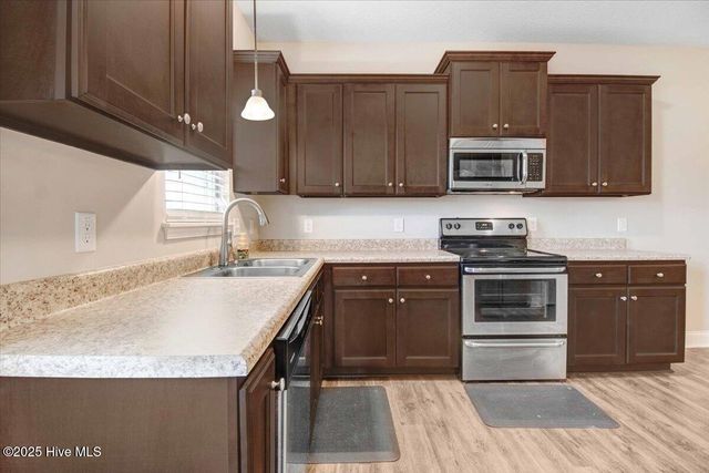 312 Winstead Lp, Richlands, NC 28574