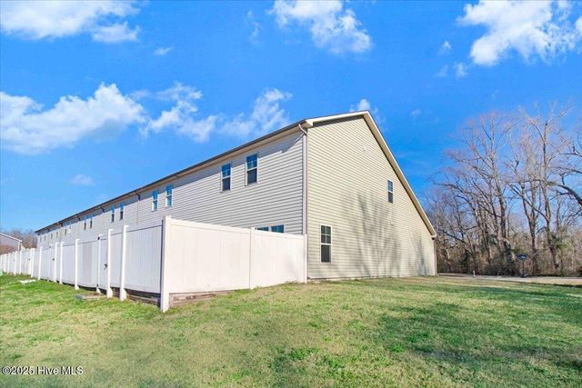 312 Winstead Lp, Richlands, NC 28574