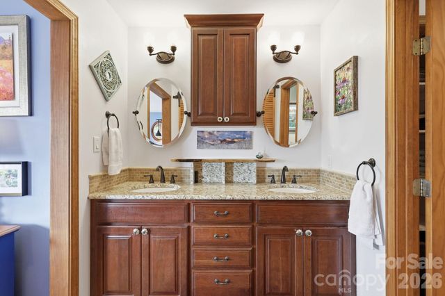 241 Alta Vista Drive, Candler, NC 28715