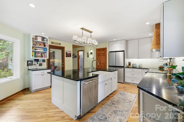 241 Alta Vista Drive, Candler, NC 28715