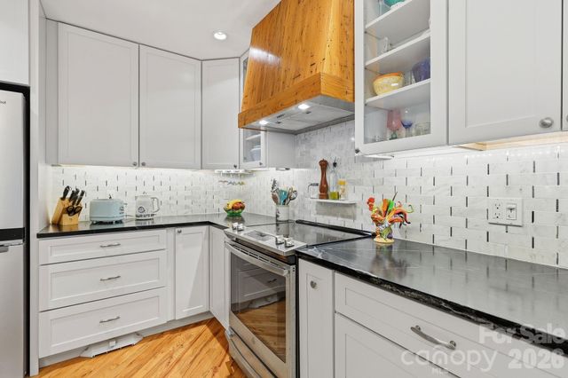 241 Alta Vista Drive, Candler, NC 28715