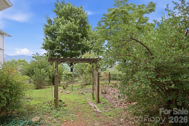 241 Alta Vista Drive, Candler, NC 28715