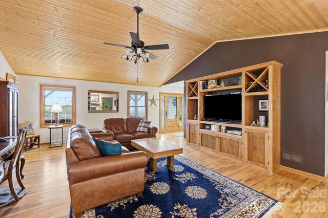 241 Alta Vista Drive, Candler, NC 28715