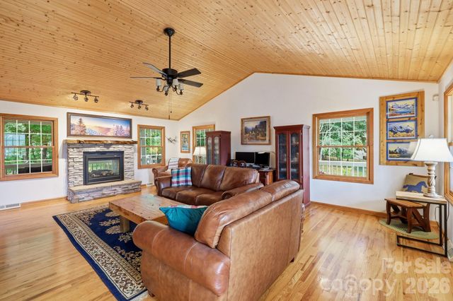 241 Alta Vista Drive, Candler, NC 28715