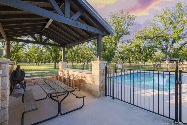 370 JOHNNY SEIBERT, Leakey, TX 78873