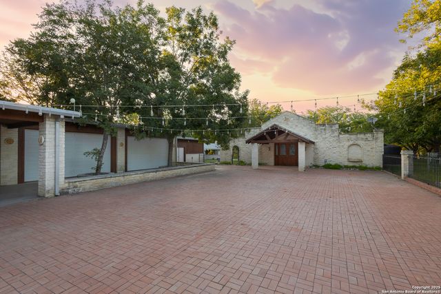 370 JOHNNY SEIBERT, Leakey, TX 78873