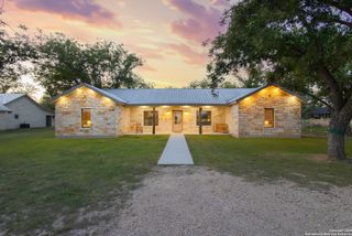 370 JOHNNY SEIBERT, Leakey, TX 78873