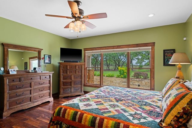 130 Mull Rd, Kerrville, TX 78028
