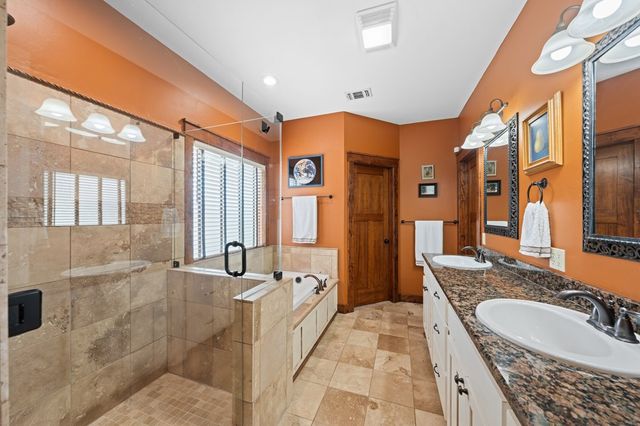 130 Mull Rd, Kerrville, TX 78028