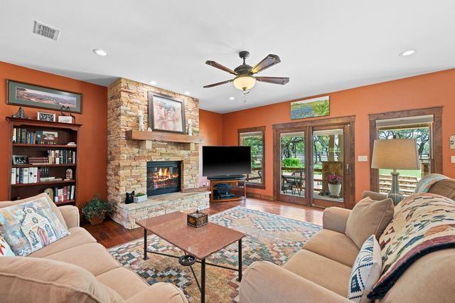 130 Mull Rd, Kerrville, TX 78028