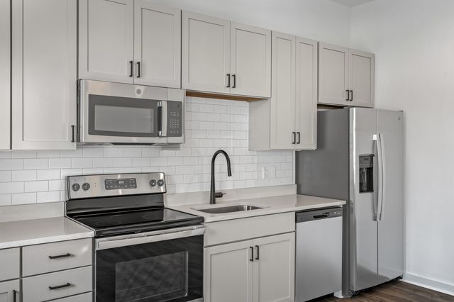 1272 3rd Ave S Apt 204, Nashville, TN 37210