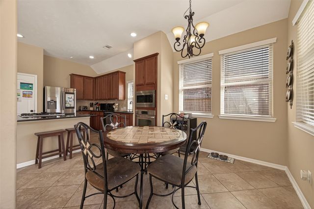 2203 Summit Pass Lane, League City, TX 77573