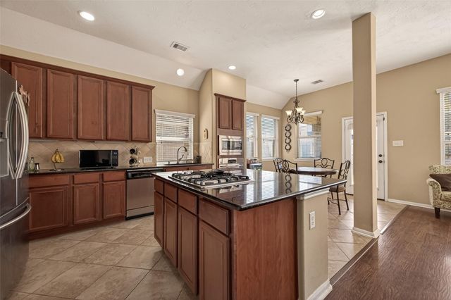 2203 Summit Pass Lane, League City, TX 77573