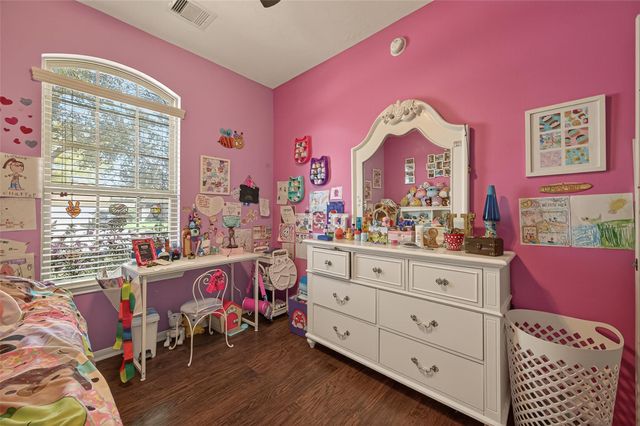 2203 Summit Pass Lane, League City, TX 77573