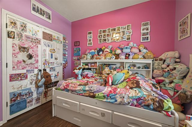 2203 Summit Pass Lane, League City, TX 77573