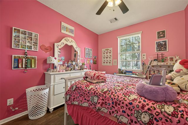 2203 Summit Pass Lane, League City, TX 77573