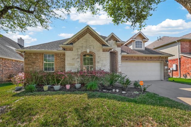 2203 Summit Pass Lane, League City, TX 77573
